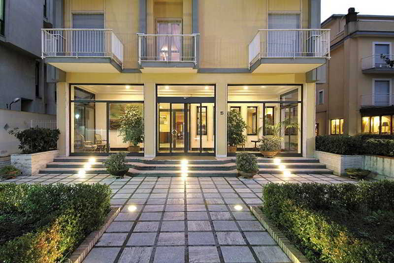 American Hotel - Genel