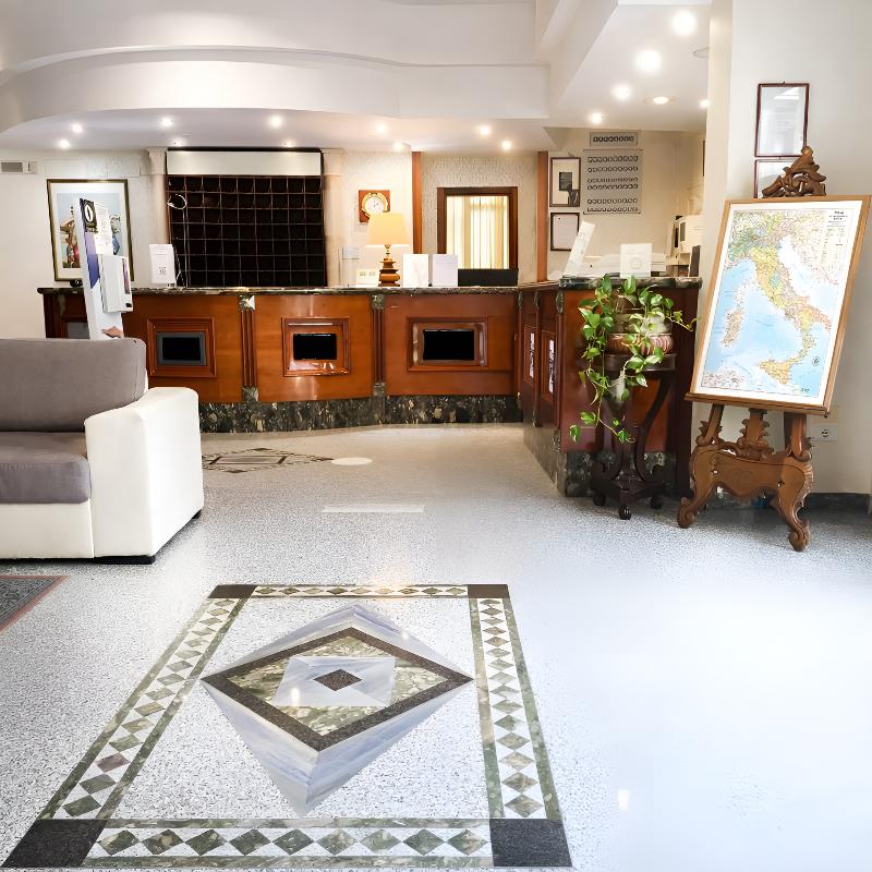 Phi Hotel Ambra - Lobi