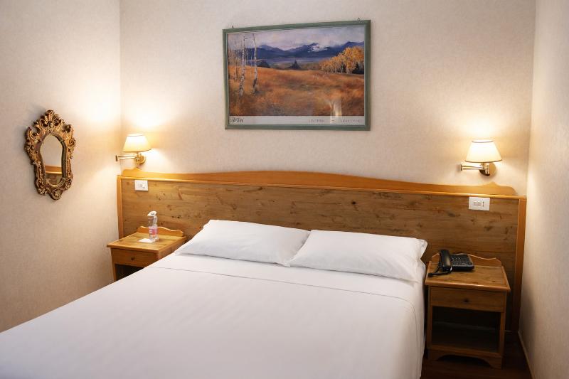 Phi Hotel Ambra - Oda