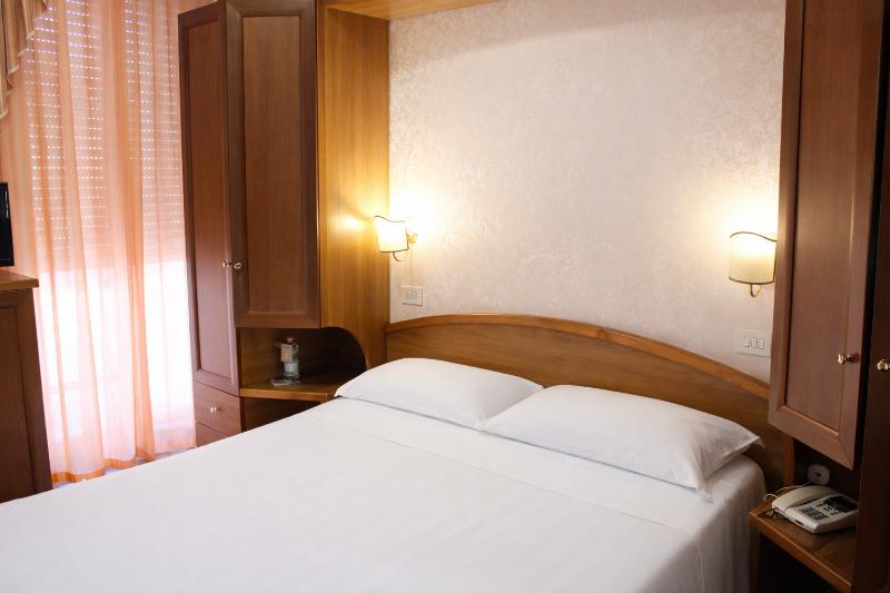 Phi Hotel Ambra - Oda