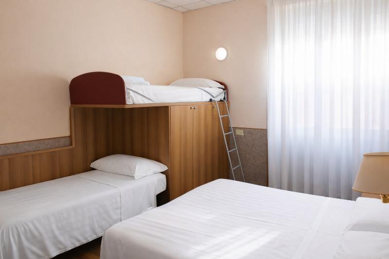 Phi Hotel Ambra - Oda