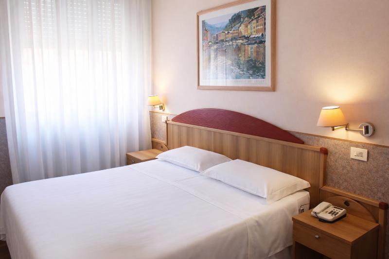 Phi Hotel Ambra - Oda