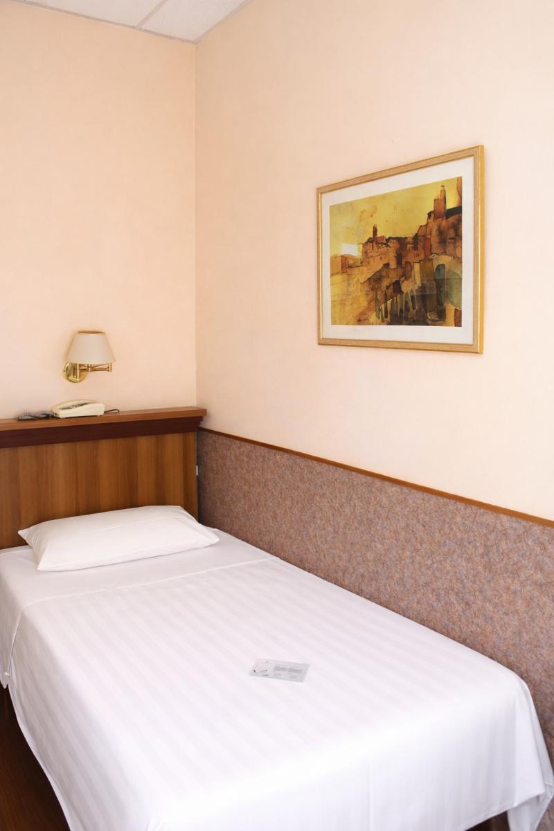 Phi Hotel Ambra - Oda