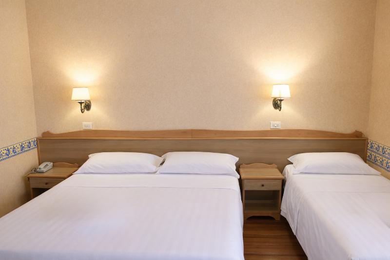 Phi Hotel Ambra - Oda