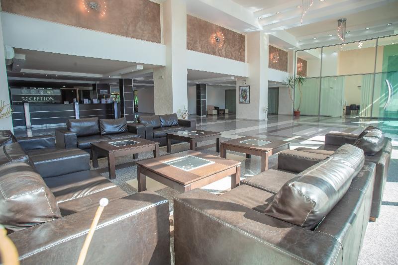 Amfibia Beach Complex - Lobi