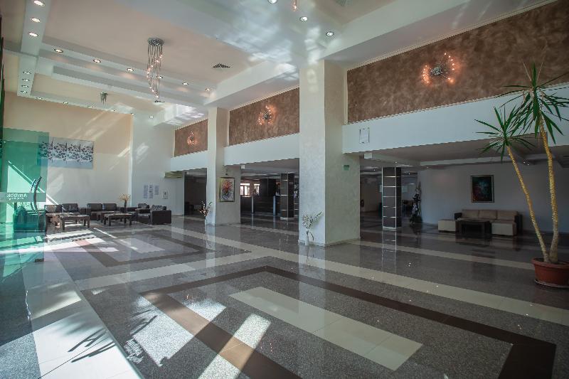 Amfibia Beach Complex - Lobi