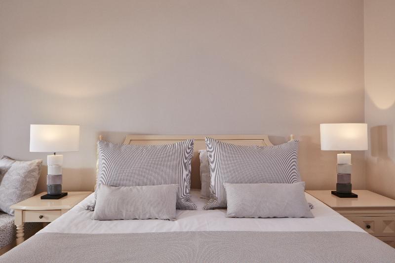 Aphrodite Hills Hotel - Oda