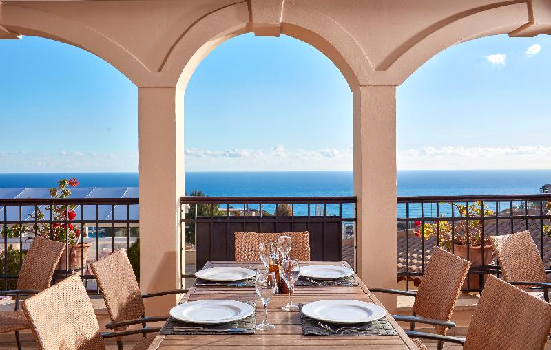 Aphrodite Hills Hotel - Teras
