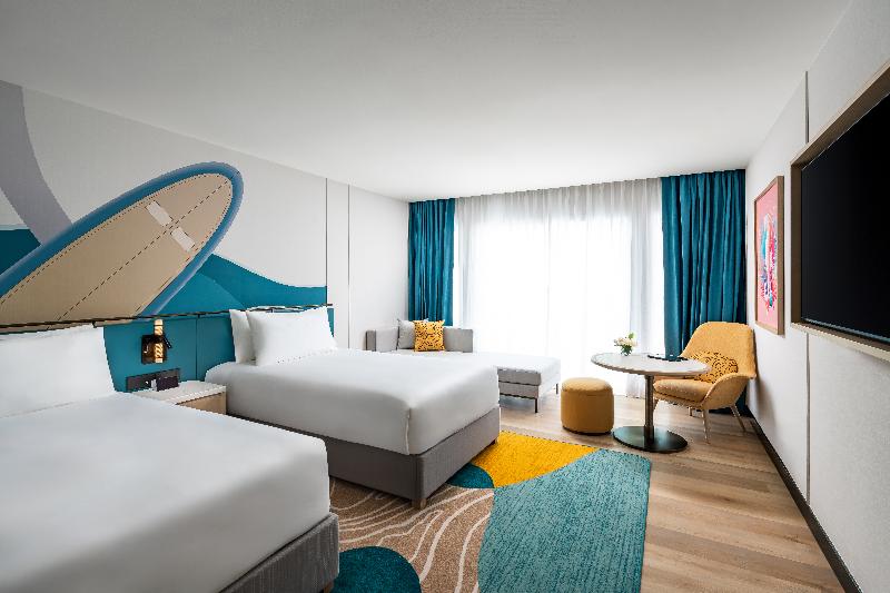 M Social Hotel Phuket - Oda