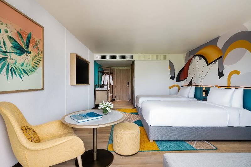 M Social Hotel Phuket - Oda