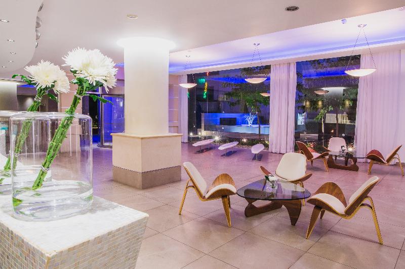 Napa Plaza Hotel - Lobi