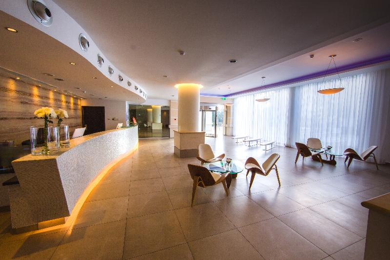 Napa Plaza Hotel - Lobi