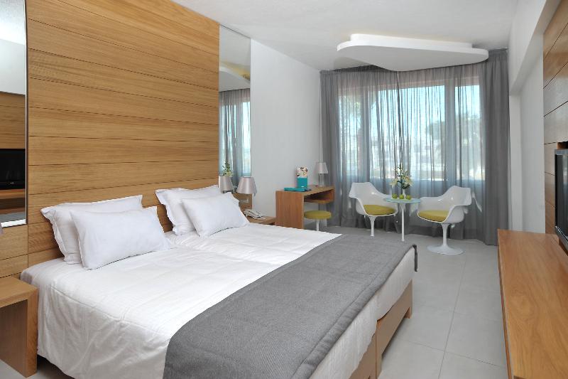 Napa Plaza Hotel - Oda