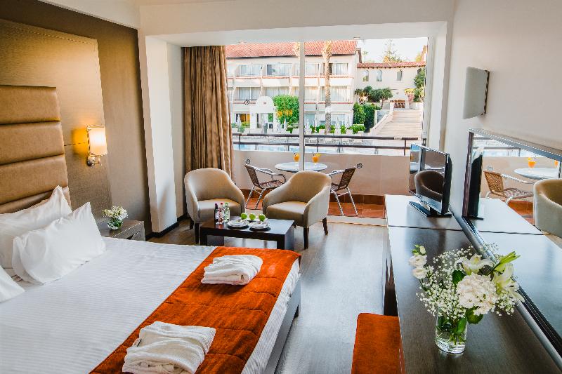 Napa Plaza Hotel - Oda