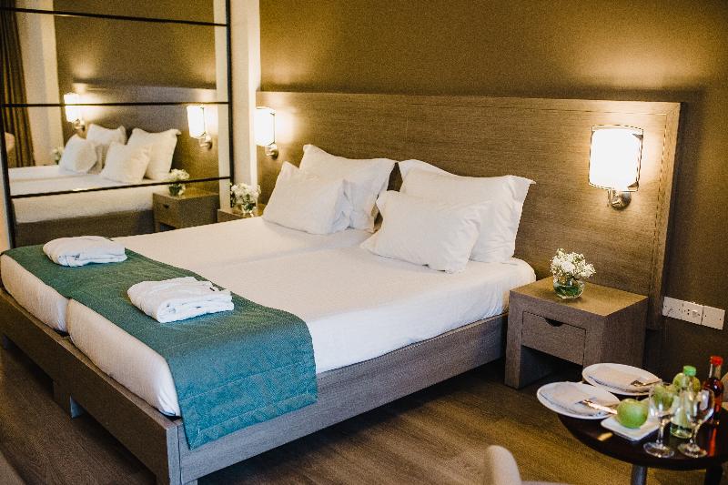 Napa Plaza Hotel - Oda