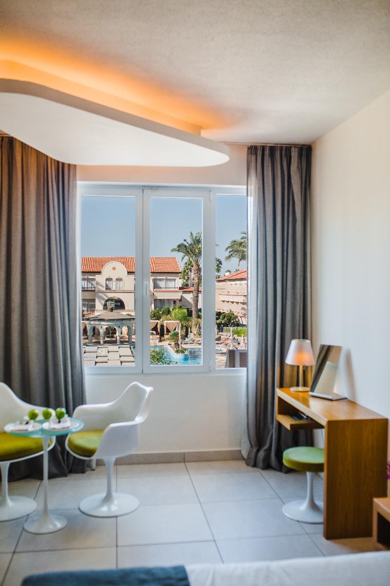 Napa Plaza Hotel - Oda