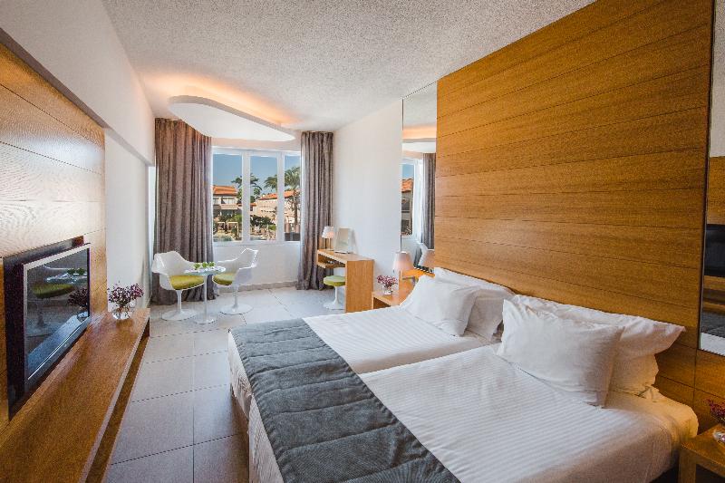 Napa Plaza Hotel - Oda