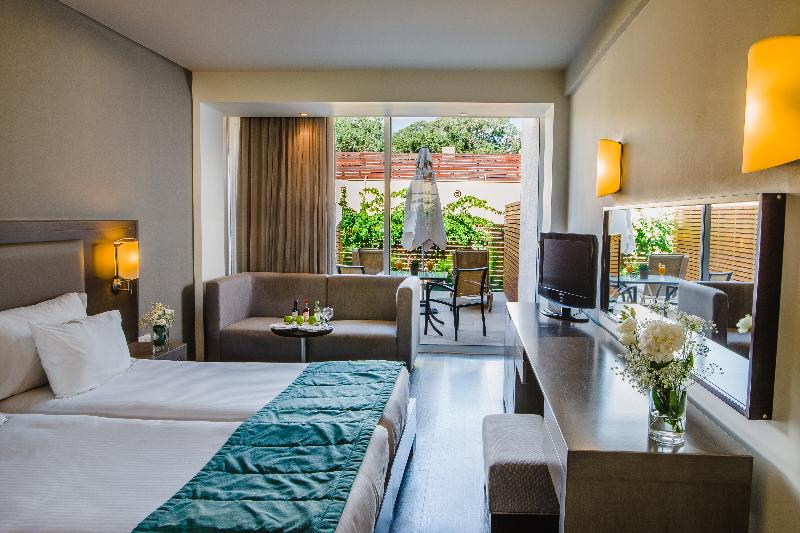 Napa Plaza Hotel - Oda