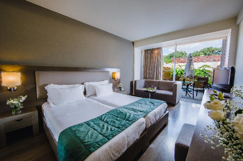 Napa Plaza Hotel - Oda