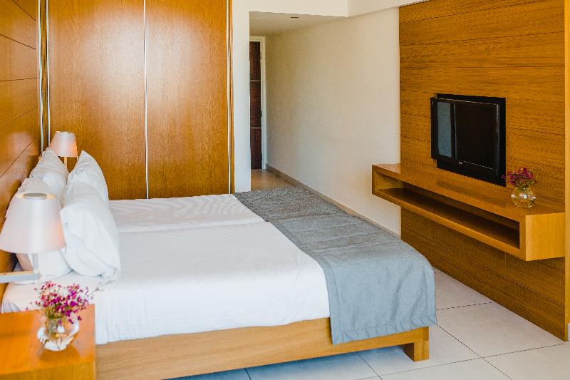 Napa Plaza Hotel - Oda
