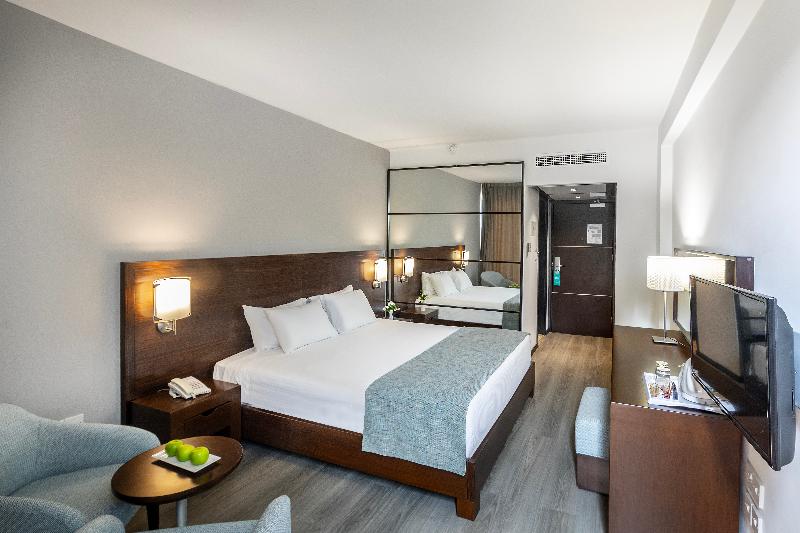 Napa Plaza Hotel - Oda