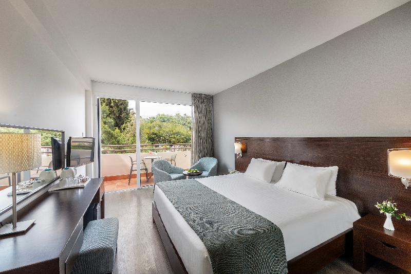 Napa Plaza Hotel - Oda