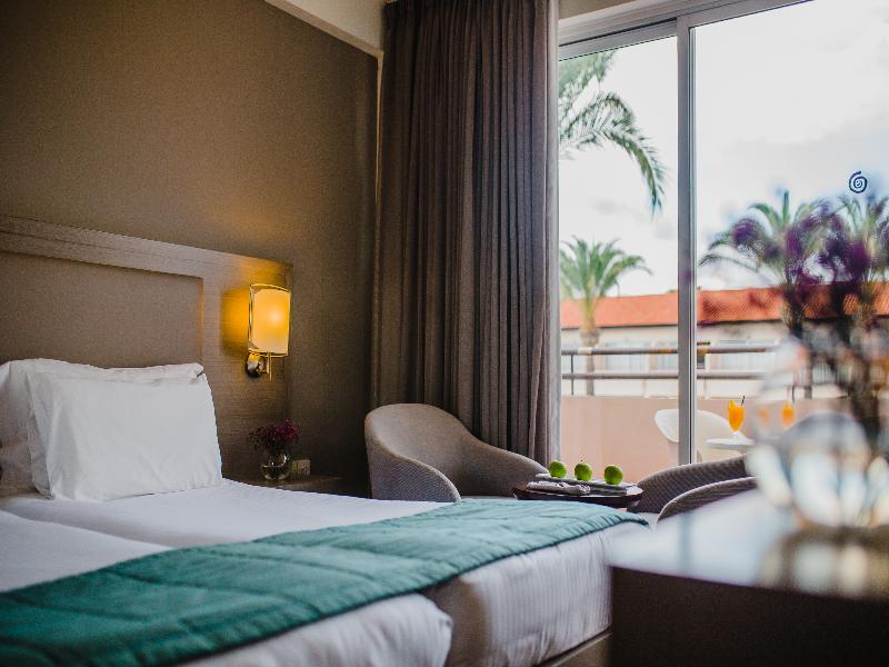 Napa Plaza Hotel - Oda