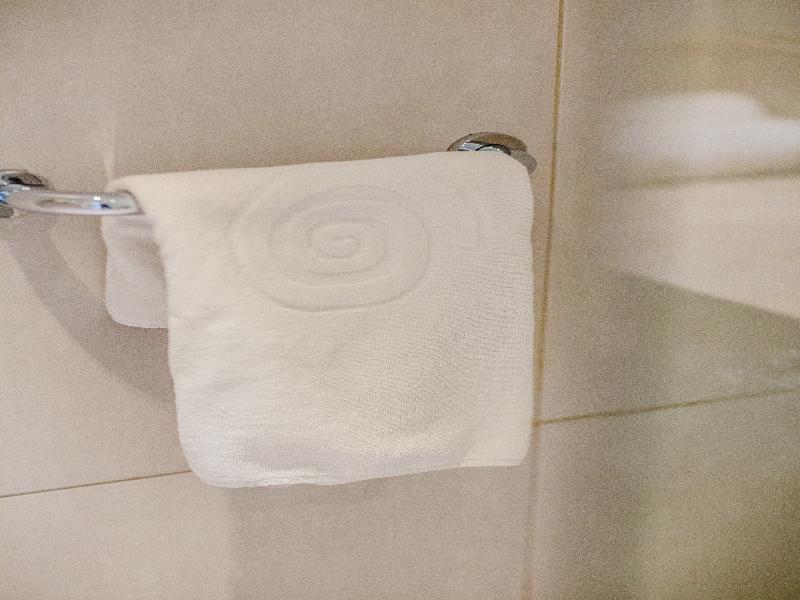 Napa Plaza Hotel - Oda