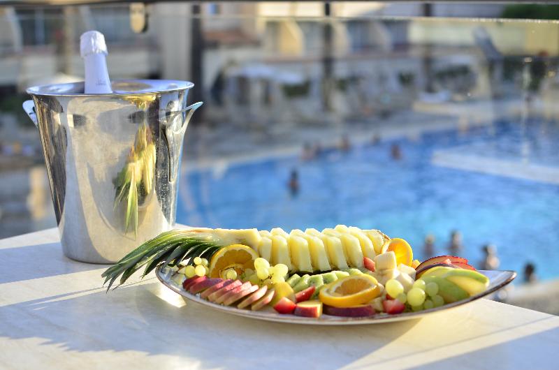 Napa Plaza Hotel - Havuz