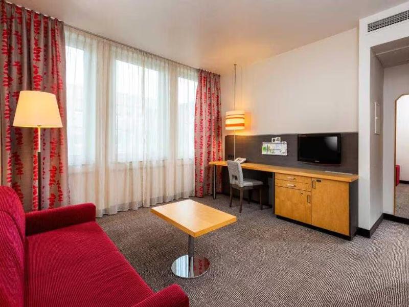 Sunday Hotel Frankfurt Airport - Neu-Isenburg - Oda