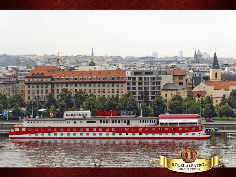 Botel Albatros - Genel