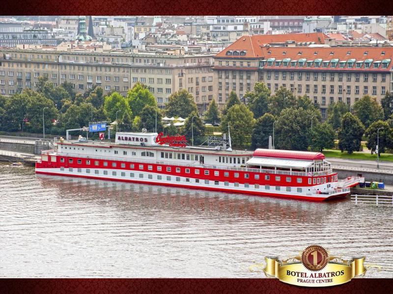 Botel Albatros - Genel