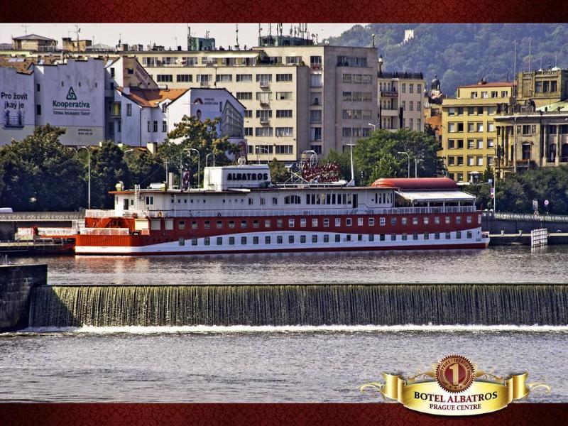 Botel Albatros - Genel