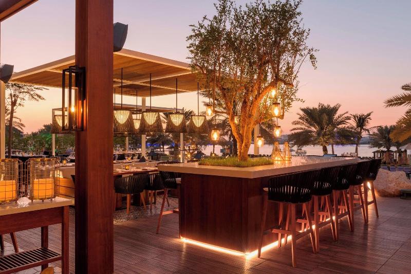 Westin Mina Seyahi Beach Resort & Marina - Restoran