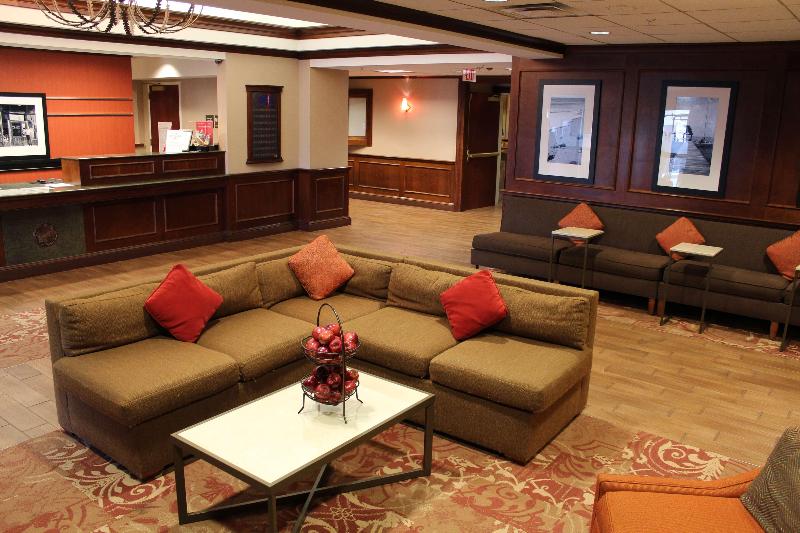 Hampton Inn Long Island-Brookhaven - Lobi