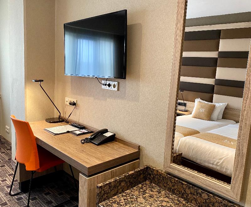 Xo Hotels Blue Tower - Oda