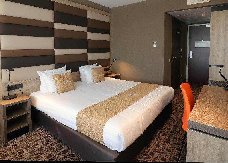 Xo Hotels Blue Tower - Oda