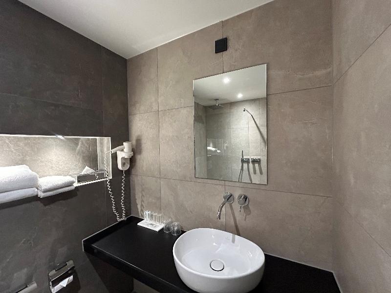 Xo Hotels Blue Tower - Oda