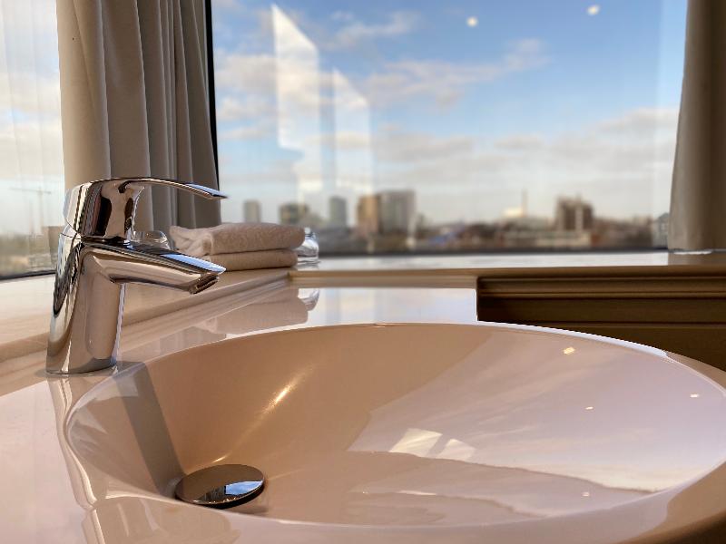 Xo Hotels Blue Tower - Oda