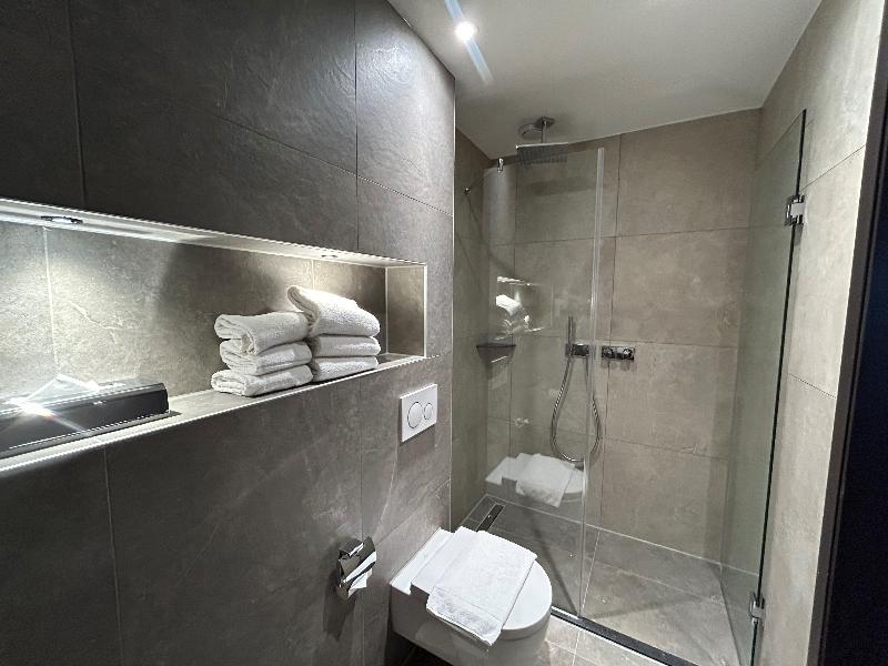 Xo Hotels Blue Tower - Oda