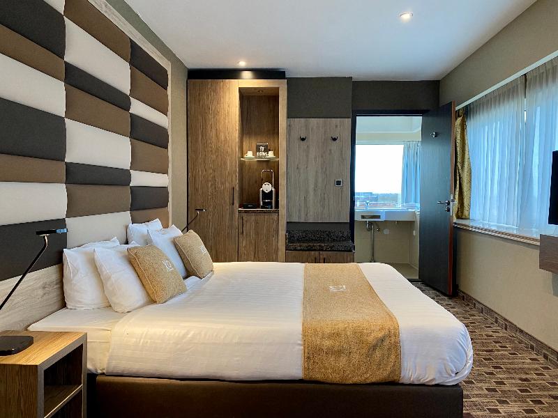 Xo Hotels Blue Tower - Oda