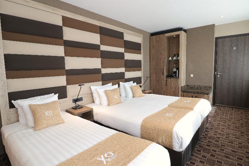 Xo Hotels Blue Tower - Oda