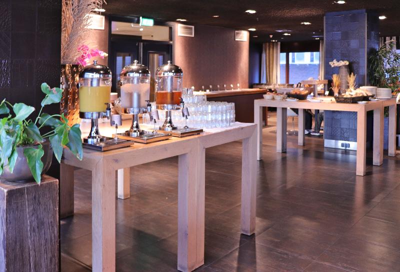 Xo Hotels Blue Tower - Restoran