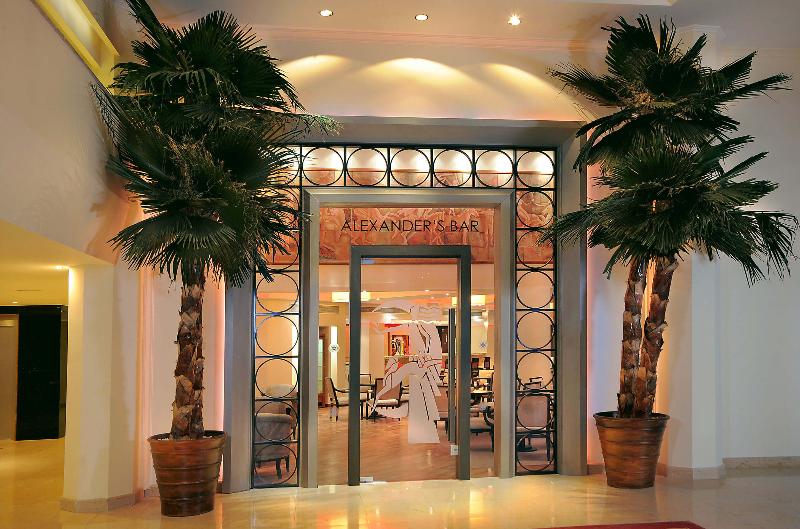 Alexander The Great Beach Hotel - Bar