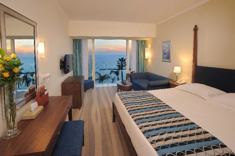 Alexander The Great Beach Hotel - Oda