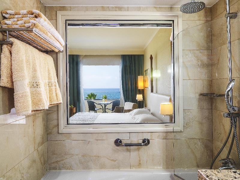 Alexander The Great Beach Hotel - Oda
