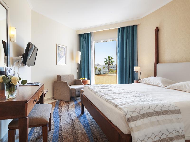 Alexander The Great Beach Hotel - Oda