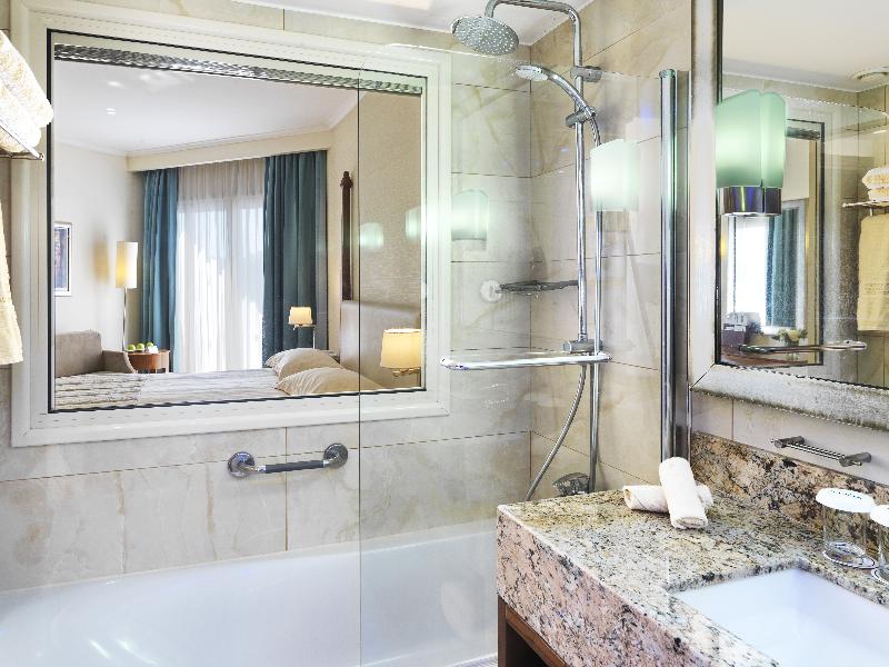 Alexander The Great Beach Hotel - Oda