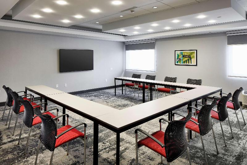 Hampton Inn Newark Airport - Genel