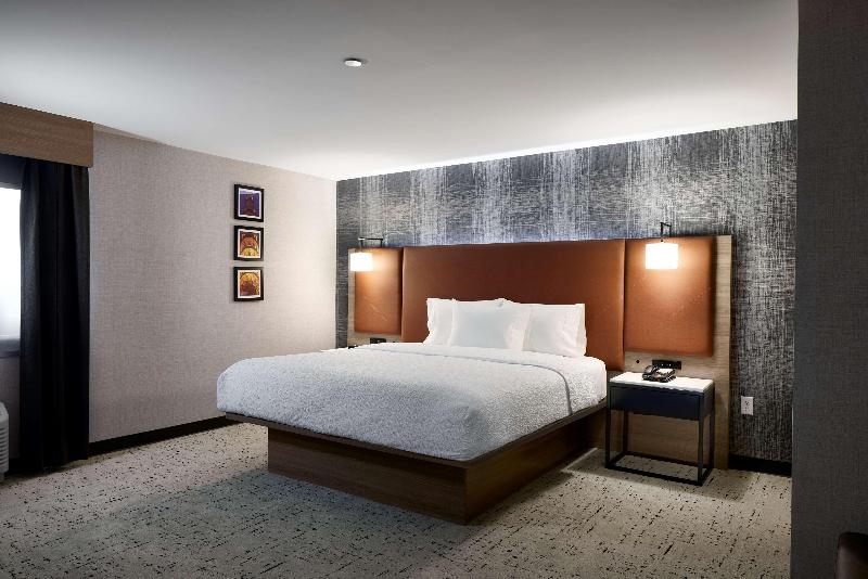 Hampton Inn Newark Airport - Oda